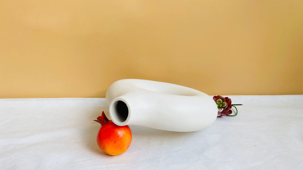 dropship 1pc; White Ceramic Vase White Vases For Decor; Modern Home Decor Vase; Boho Vases For Decor; Circle Vase; Round Vase; Donut Vase; Decorative Vase