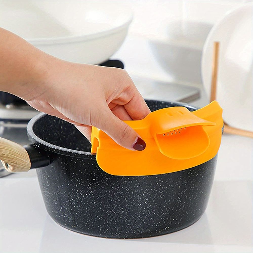 dropship 1pc; Anti-Spill Silicone Slip On Pour Soup Spout Funnel; Kitchen Dedicated Anti-Spill Pots Round Edge Deflector Pour Soup Funnel Duckbill Diversion Mouth