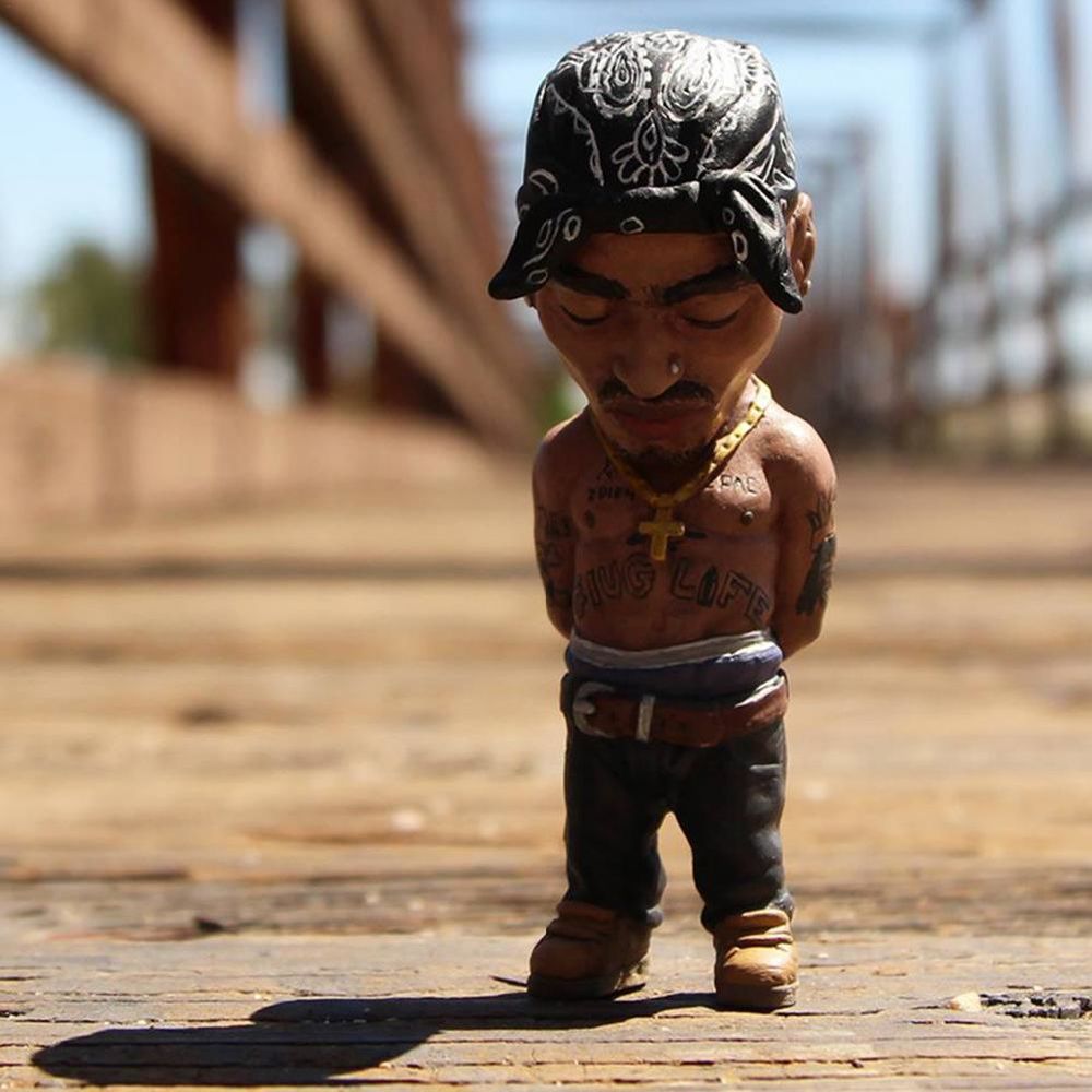dropship Gift for Hip Hop Lover Figurines Alkyne Legend Commemorative Resin Figurines Ornament Handmade The Late Rap Music Star Sculpture