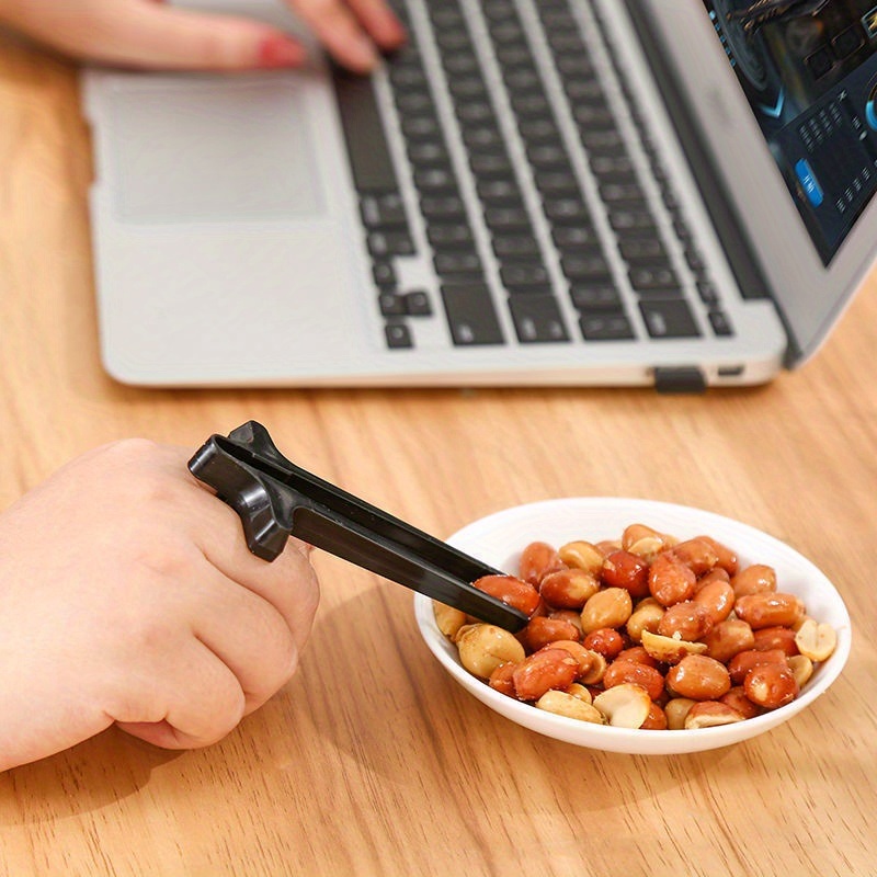dropship 1pc Finger Snack Chopsticks For Gamers, Snack Clips, Gaming Finger Sleeves, Game Controllers, Game Accessories, Cell Phones Accessories, Finger Tongs