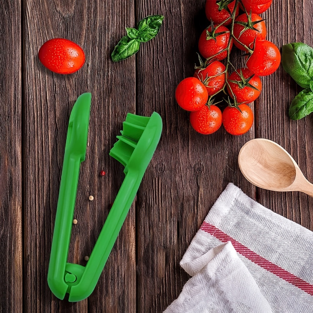 dropship 1pc; Grape Tomato Cherry Strawberry Cutter; Green Multifunctional Vegetable And Fruit Cutter; No Blade; Creative Kids Supplies; Kitchen Gadget