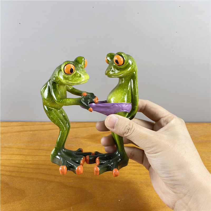 dropship NORTHEUINS Resin Leggy Couple Frog Figurine Modern Creative Wedding Animal Statue for Interior Home Desktop Decor Accessories
