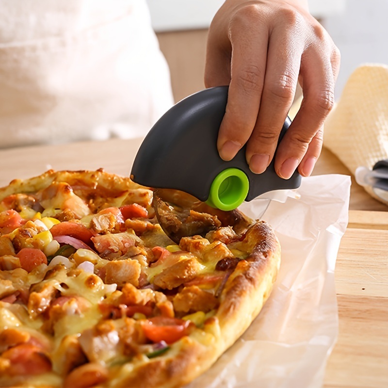 dropship 1pc Stainless Steel Round Wheel Cutter With Lid For Cake; Bread; And Pies - Kitchen Baking Tool With Roulette Roller; Suitable For Home Kitchen Baking; Household Pizza Baking