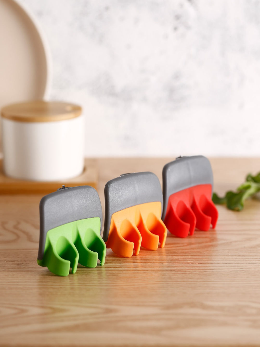 dropship 1pc, Hand Vegetable Peeler, Palm Peeler, Rubber Finger Grips Comfortable To Peel Pumpkin, Random Color