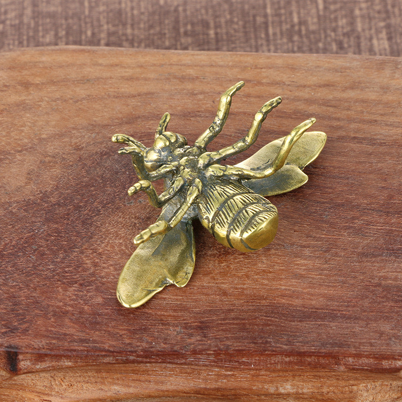dropship 1pc Bee Figurines, Creative Decorative Bee Statues Bee Desktop Ornament For Rustic Office Home Decor