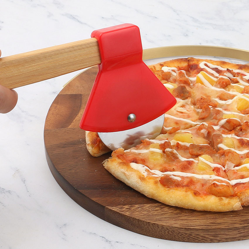 dropship 1pc Pizza Hob; Axe Bamboo Handle Cutter; Kitchen Gadgets; Creative Pizza Knife; Baking Cutter; Random Color