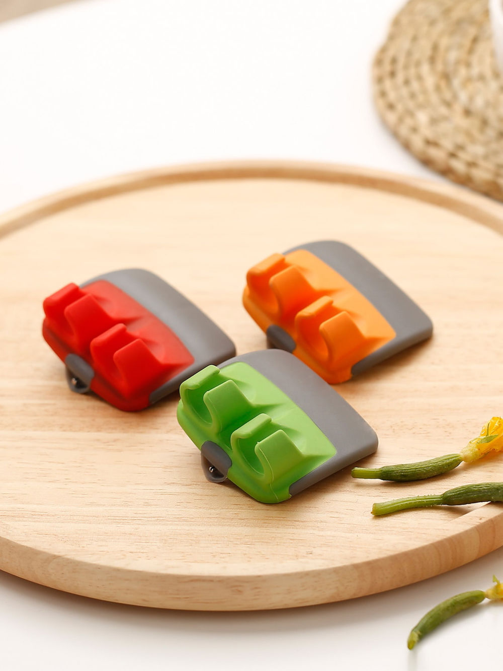 dropship 1pc, Hand Vegetable Peeler, Palm Peeler, Rubber Finger Grips Comfortable To Peel Pumpkin, Random Color