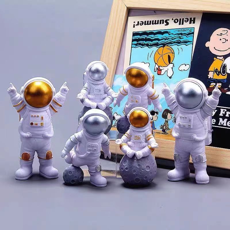 dropship 4pcs Small Creative Astronaut Ornaments; Desktop Ornaments; TV Cabinet Ornaments