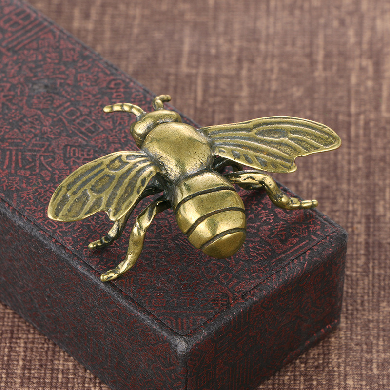 dropship 1pc Bee Figurines, Creative Decorative Bee Statues Bee Desktop Ornament For Rustic Office Home Decor