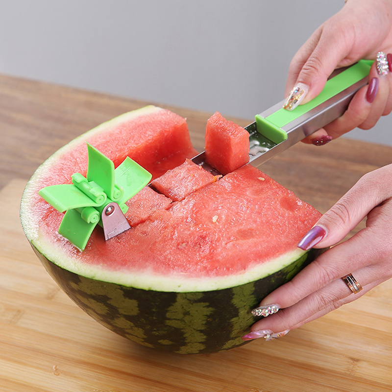 dropship Watermelon Knife Stainless Steel Pinwheel Design Easy To Cut Watermelon Slices Kitchen Gadgets Salad Fruit Slicing Knife Tool