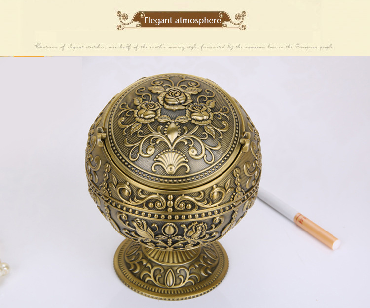 dropship Windproof Ashtray with Flip Lid for Cigarette Metal Portable Smoking Tobacco Ashtray Indoor Outdoor; Handicrafts Rose Pattern Cl