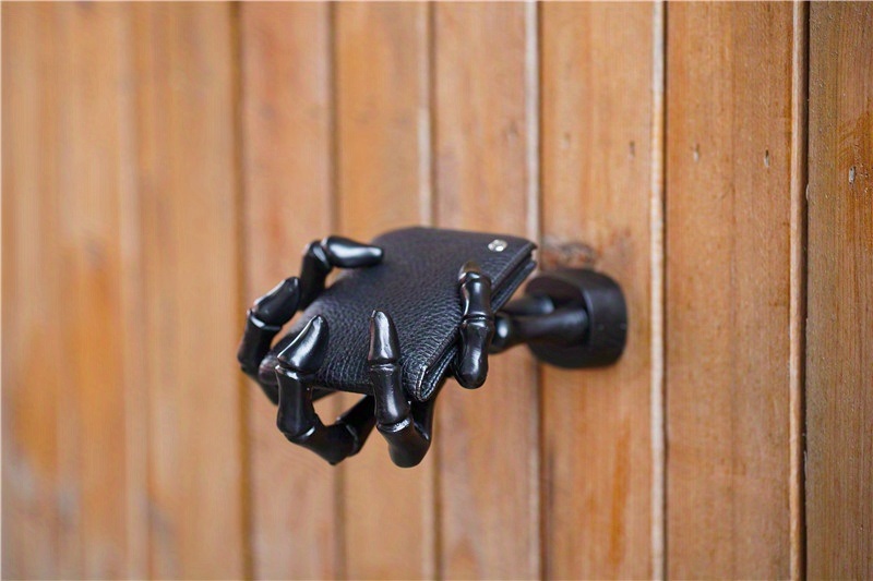 dropship 1pc Gothic Ghost Hand Wall Hook; Demon Hand Sculpture Hook; Wall Hanging Hook; Halloween Decoration Props For Living Room; Home Decor