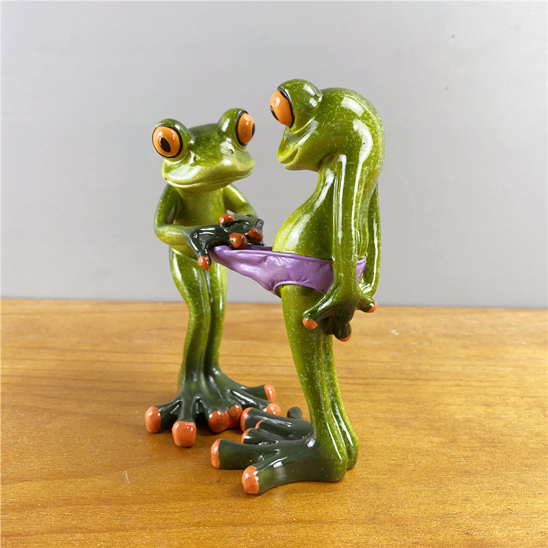 dropship NORTHEUINS Resin Leggy Couple Frog Figurine Modern Creative Wedding Animal Statue for Interior Home Desktop Decor Accessories