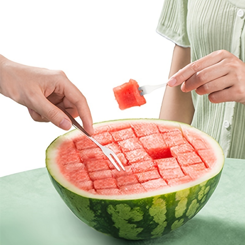 dropship Stainless Steel Watermelon Slicer - Quick; Safe; and Fun! Perfect for Fruit Salad and Kitchen Gadget. 1pc.