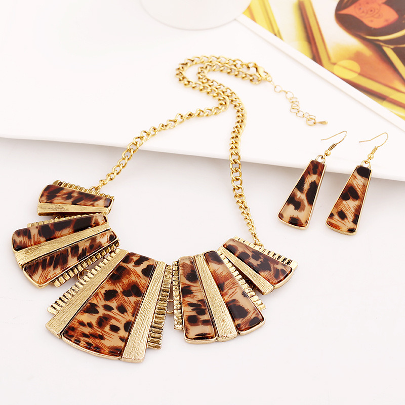 dropship A set of Leopard Print Jewelry Set Chunky Pendant Necklace & Dangle Earrings Punk Style Popular Accessories